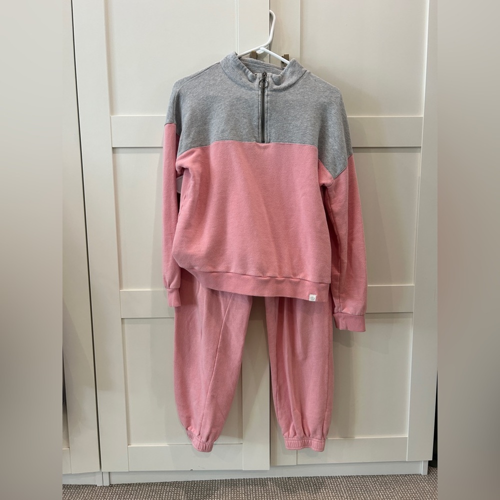 Treasure & Bond Pink and Gray Kids Jogger Set